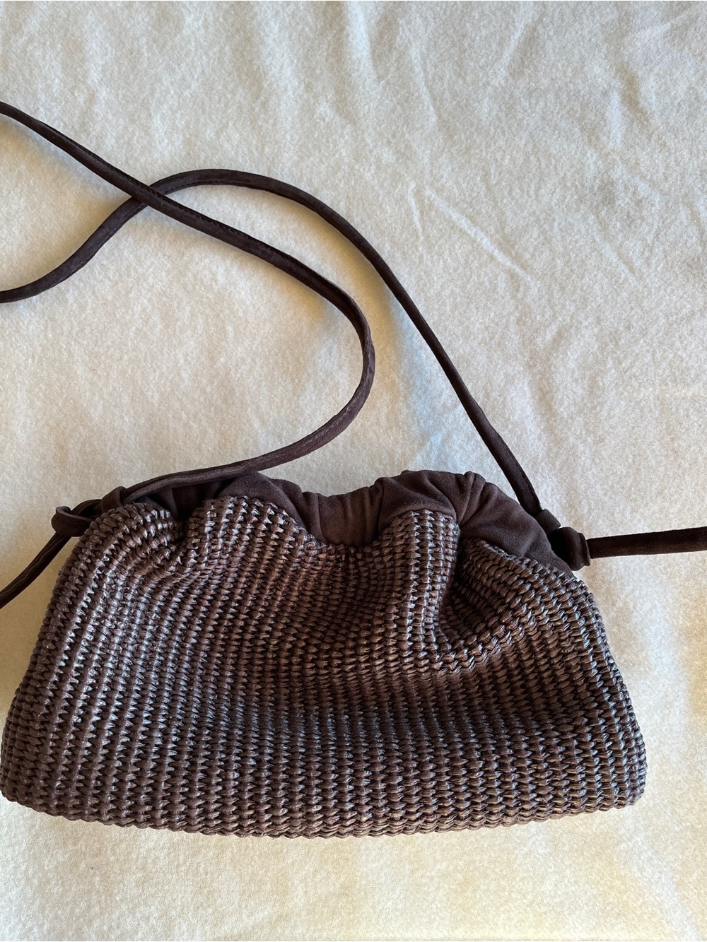 mini cloud clutch - Raffia - Picture 1 of 5